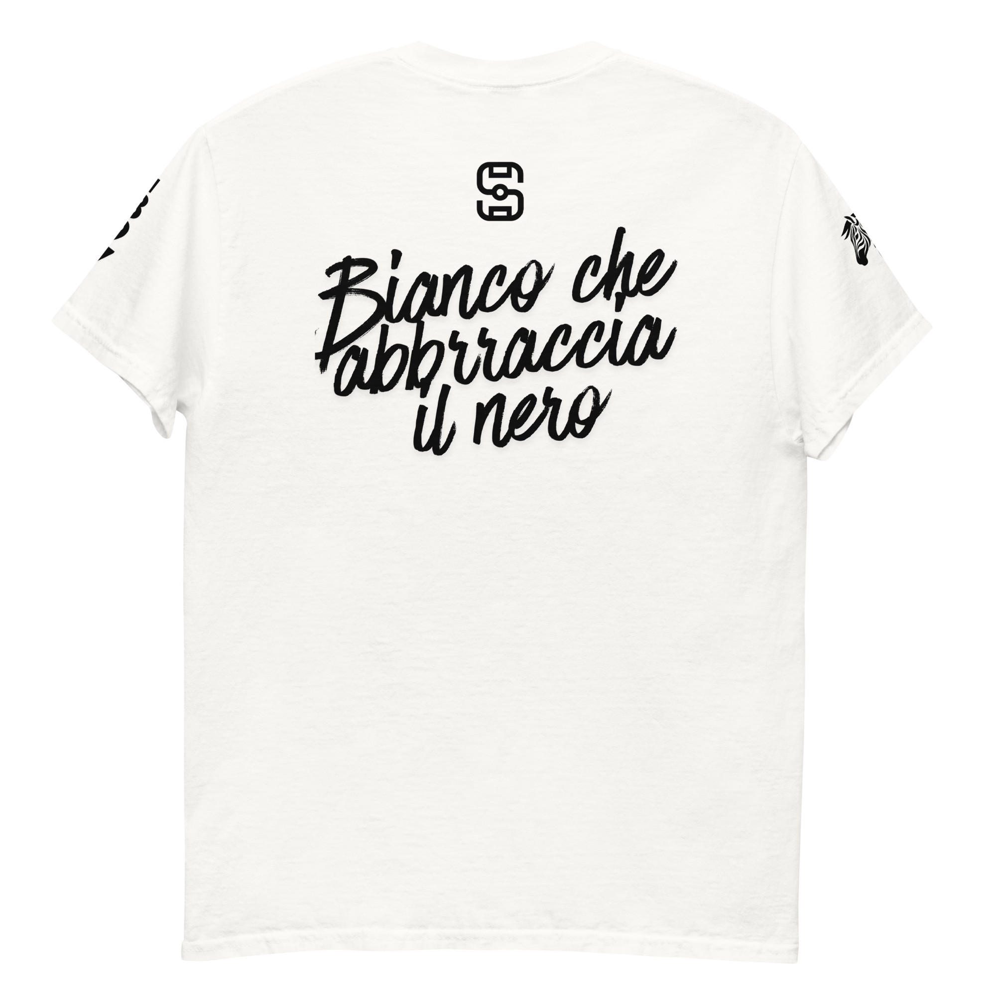 'Bianco che abbraccia il nero' Tee